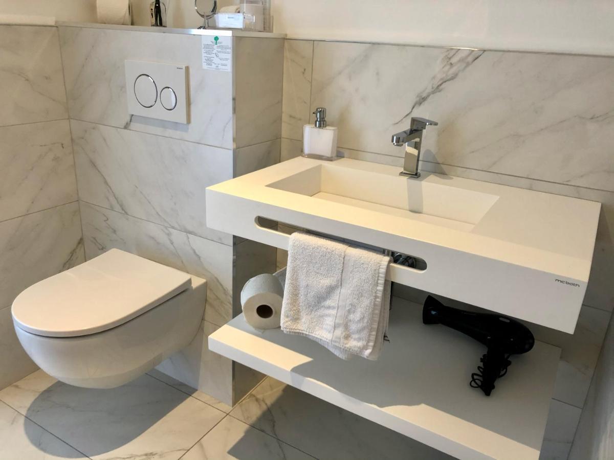 Hotelya - Lille Villeneuve D'Ascq Εξωτερικό φωτογραφία