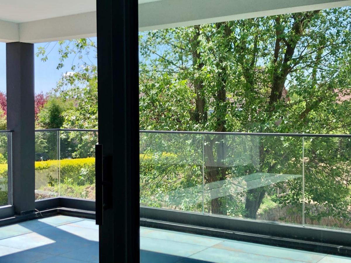 Hotelya - Lille Villeneuve D'Ascq Εξωτερικό φωτογραφία