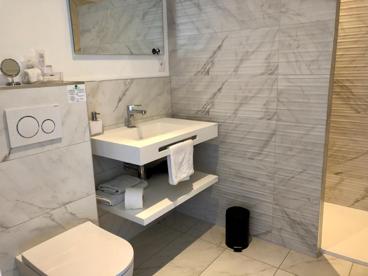 Hotelya - Lille Villeneuve D'Ascq Εξωτερικό φωτογραφία